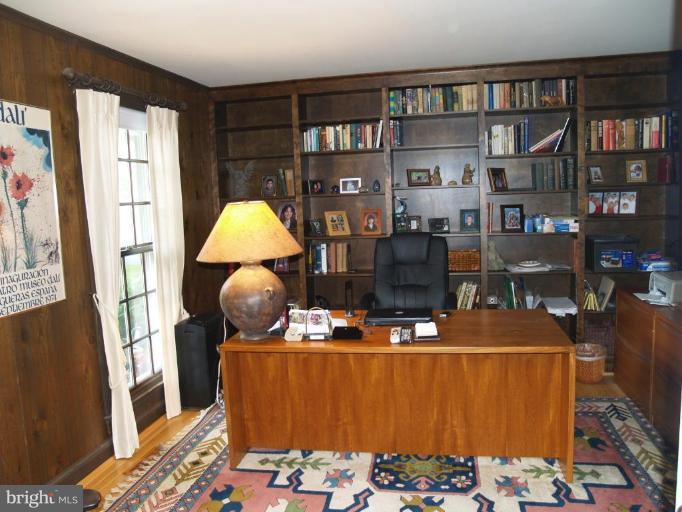 13628 Glenhurst Road North Potomac, MD 20878 - Photo 13 of 30 Den