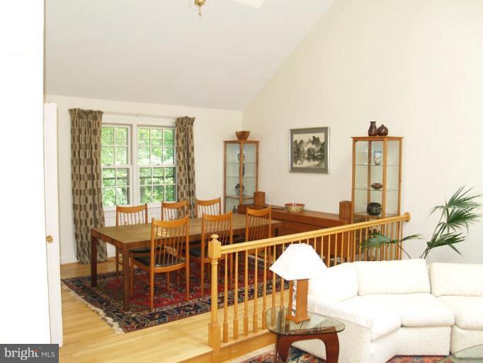 13628 Glenhurst Road North Potomac, MD 20878 - Photo 4 of 30 Dining Room