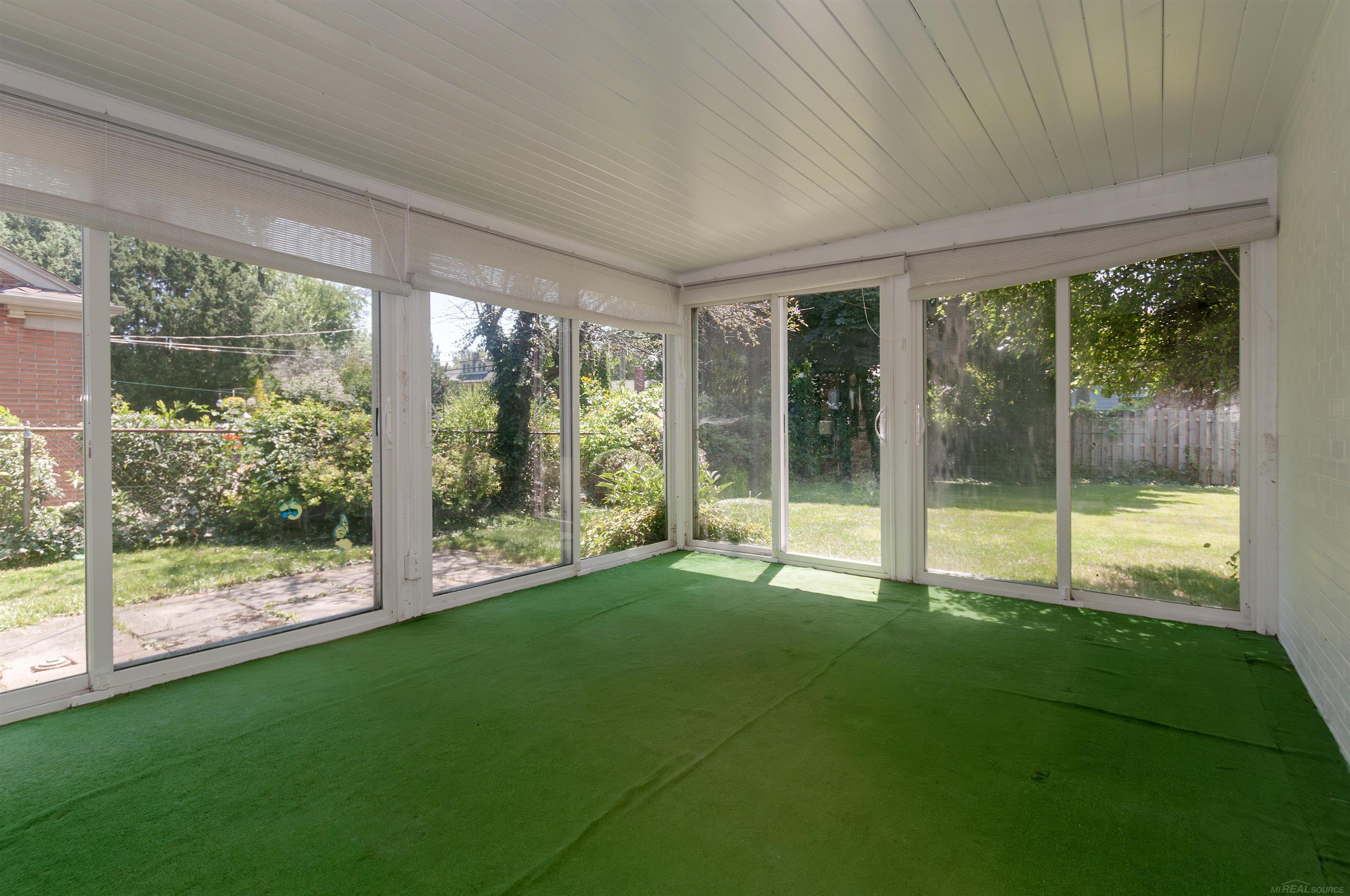 55 Roslyn Road Grosse Pointe, MI 48236 - Photo 18 of 50 50149466-d83c956d-d919-4c6f-ad22-19d3f05664ea.JPG