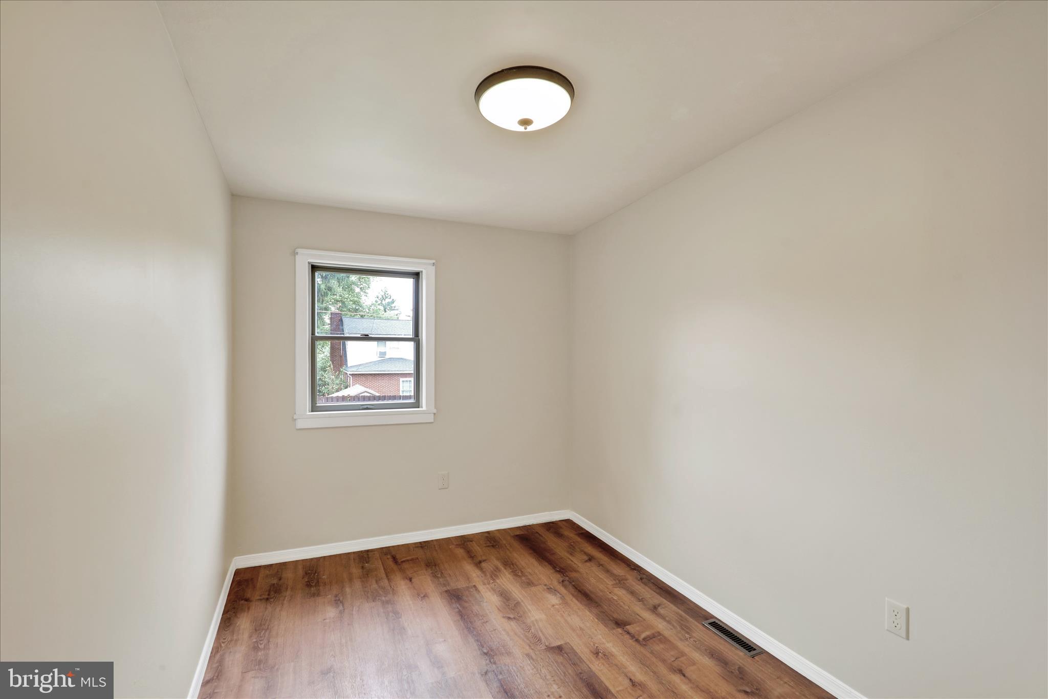 1027 Commonwealth Boulevard Reading, PA 19607 - Photo 17 of 31 Bedroom 1