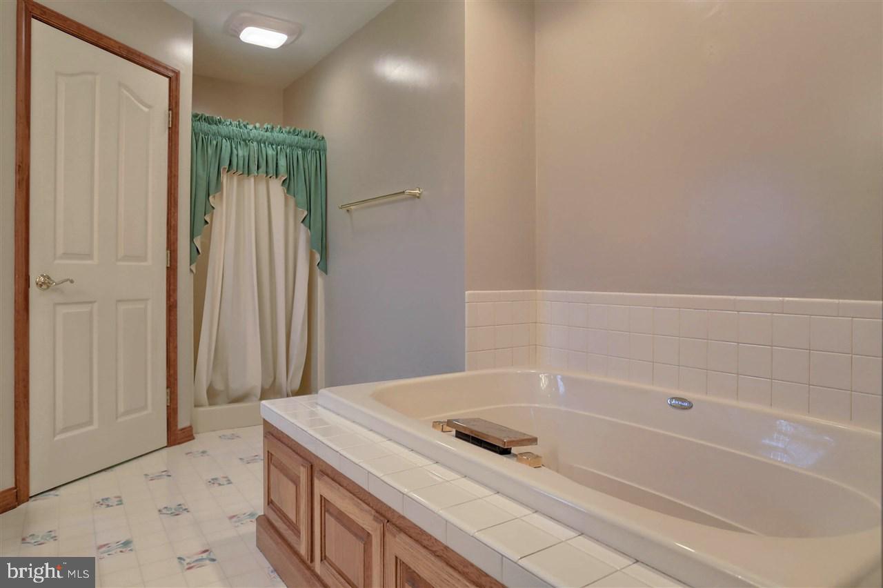 1450 Grandview Road Hanover, PA 17331 - Photo 13 of 24