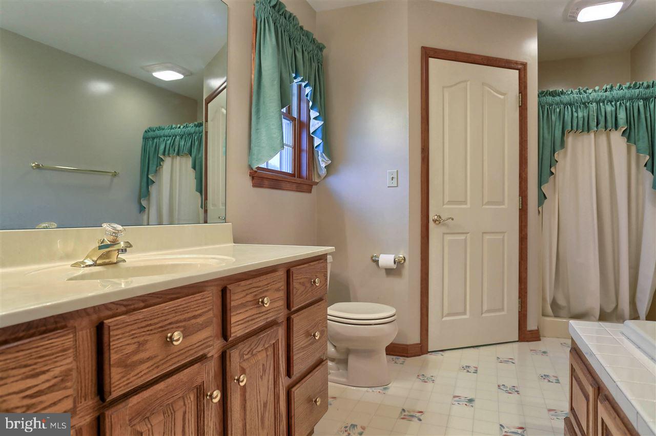 1450 Grandview Road Hanover, PA 17331 - Photo 14 of 24