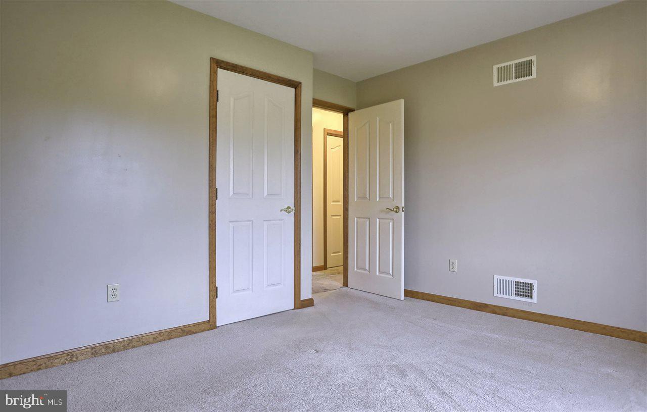 1450 Grandview Road Hanover, PA 17331 - Photo 15 of 24