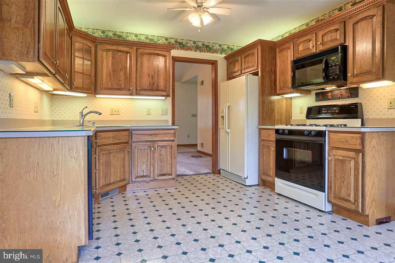 1450 Grandview Road Hanover, PA 17331 - Photo 9 of 24