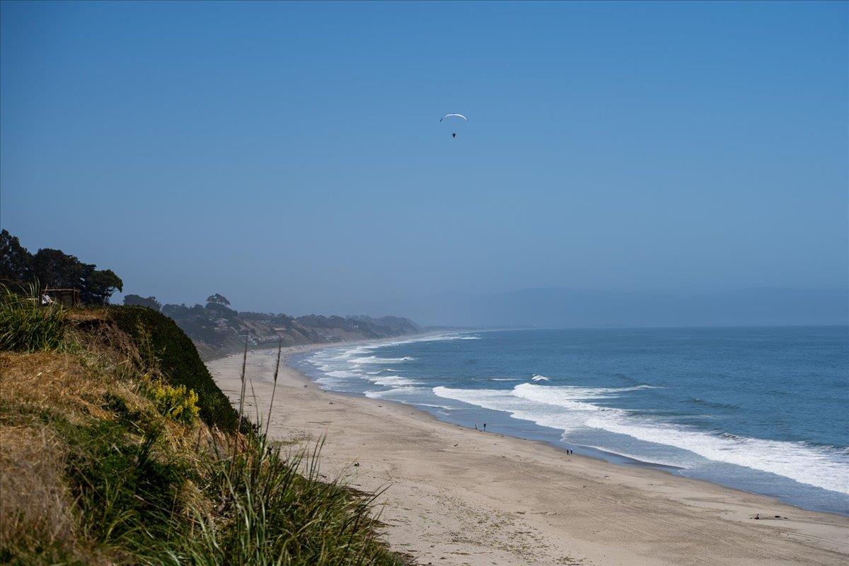 1416 Dolphin Drive Aptos, CA 95003 - Photo 29 of 40 a view of beach and small space