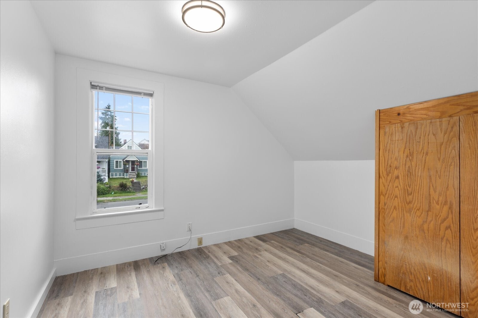 2307 Rockefeller Avenue Everett, WA 98201 - Photo 9 of 28