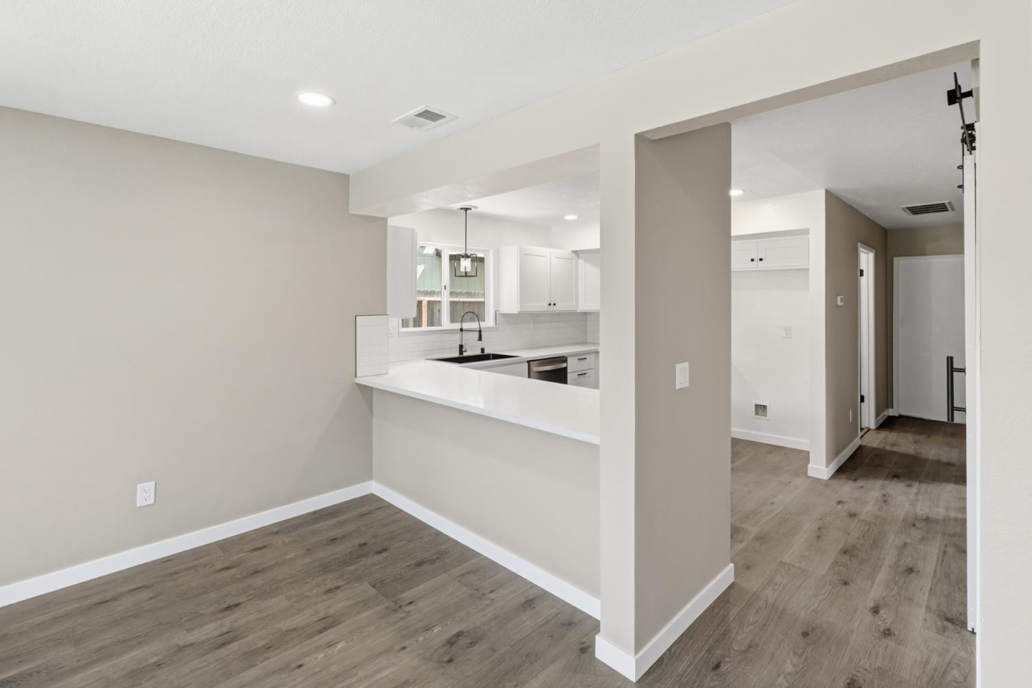 7521 Delta Pointe Way Sacramento, CA 95823 - Photo 16 of 48