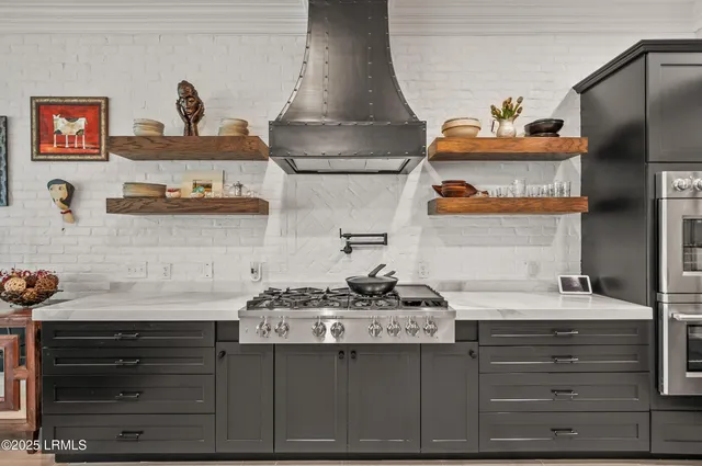 $1,950,000 | 229 De La Gaye Point, Beaufort, SC 29902