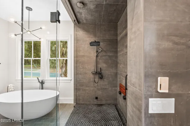 $1,950,000 | 229 De La Gaye Point, Beaufort, SC 29902