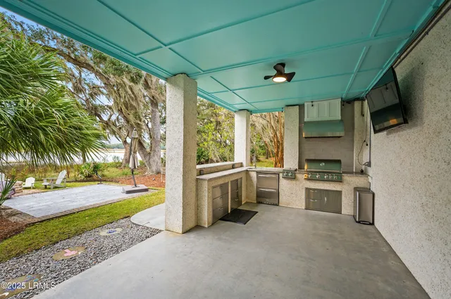 $1,950,000 | 229 De La Gaye Point, Beaufort, SC 29902