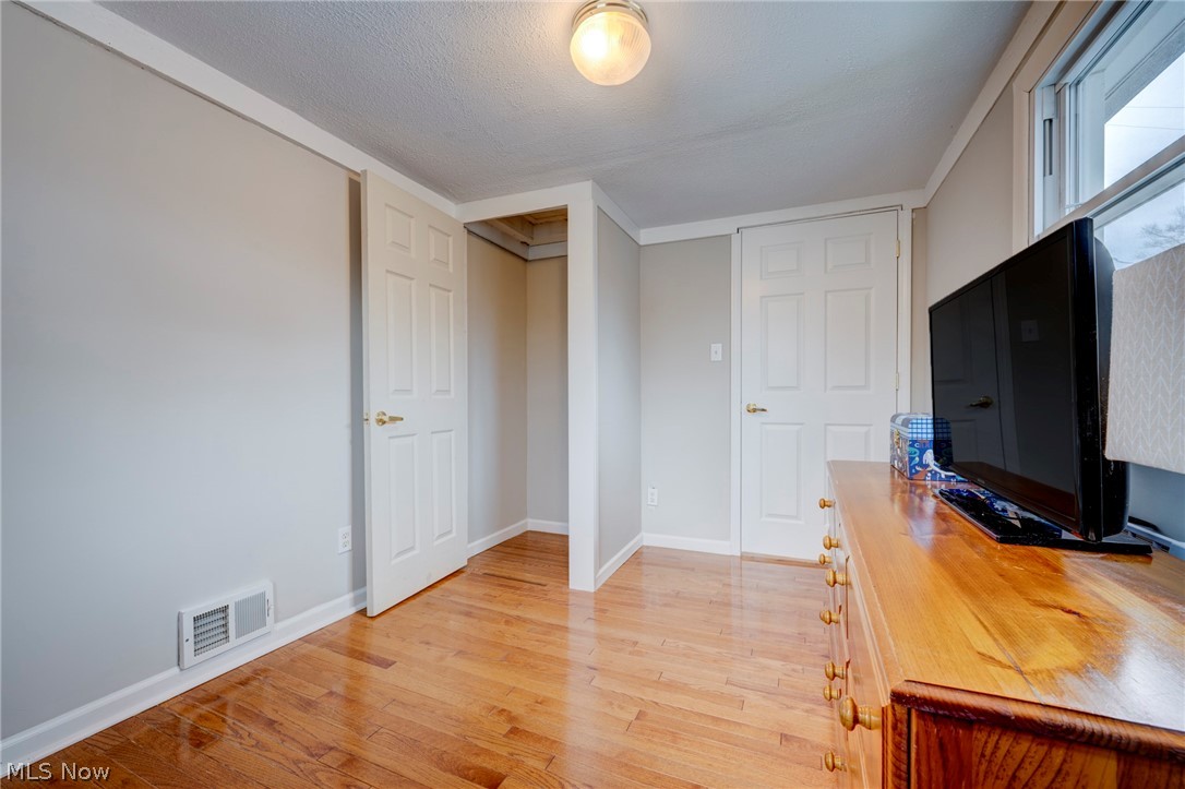 17817 Ingleside Road Cleveland, OH 44119 - Photo 12 of 29 Gallery Image 12