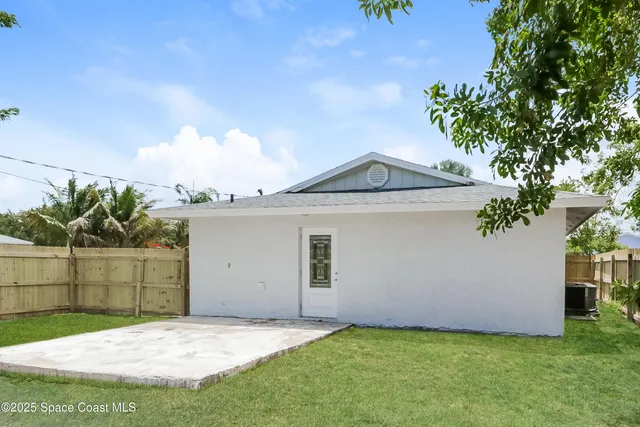 $2,630 | 3299 Southeast Garden Street, Stuart, FL 34997