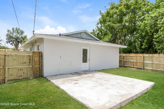 $2,630 | 3299 Southeast Garden Street, Stuart, FL 34997