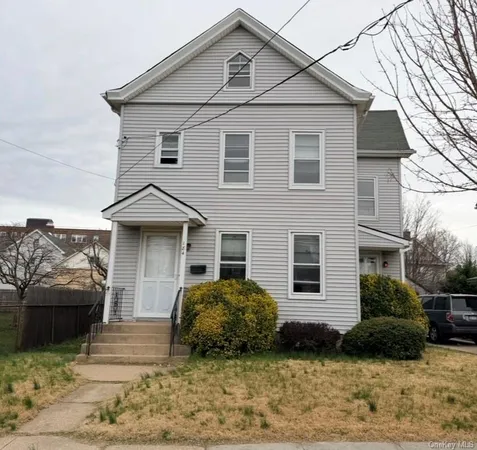 $4,900 | 184 Cleveland Avenue, Mineola, NY 11501
