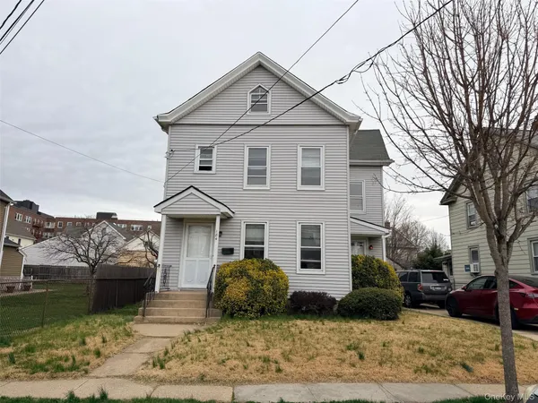 $4,900 | 184 Cleveland Avenue, Mineola, NY 11501