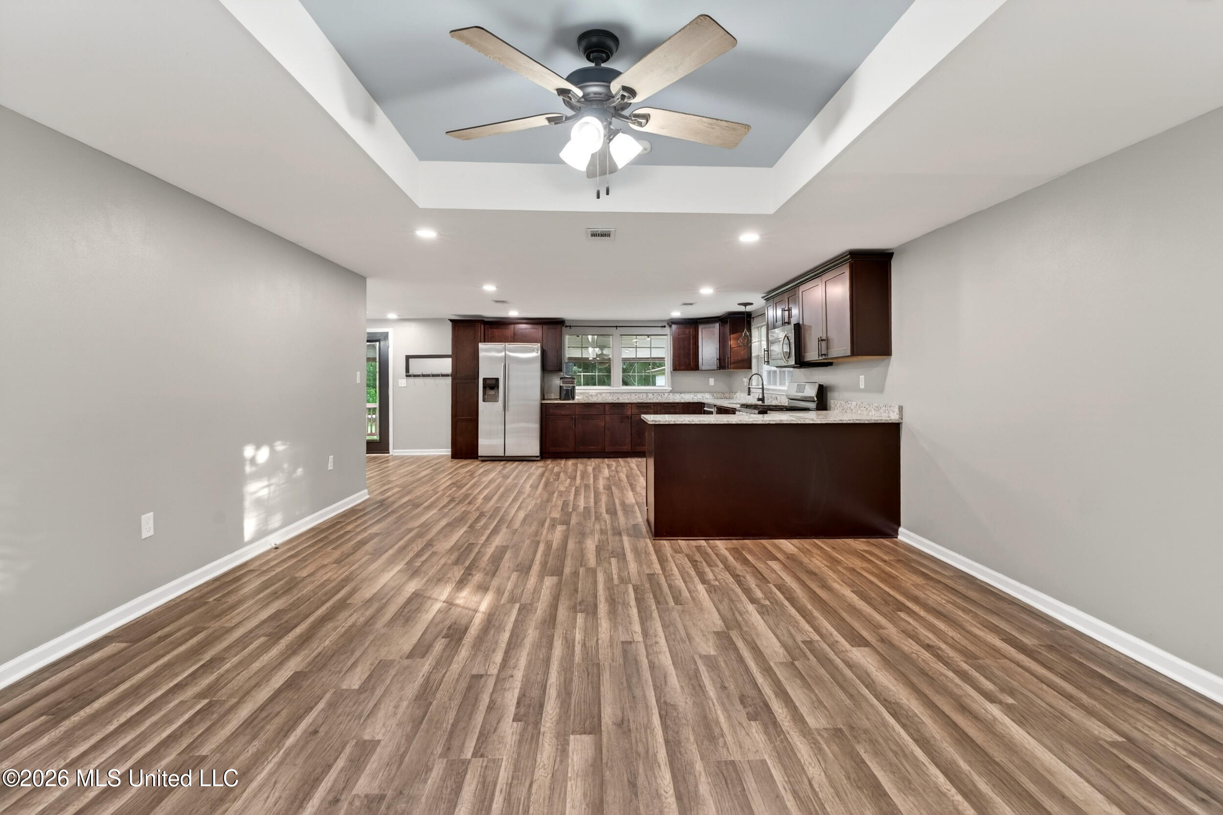 18 Gale Davis Road Lumberton, MS 39455 - Photo 11 of 67 11_11_livingroom_kitchen