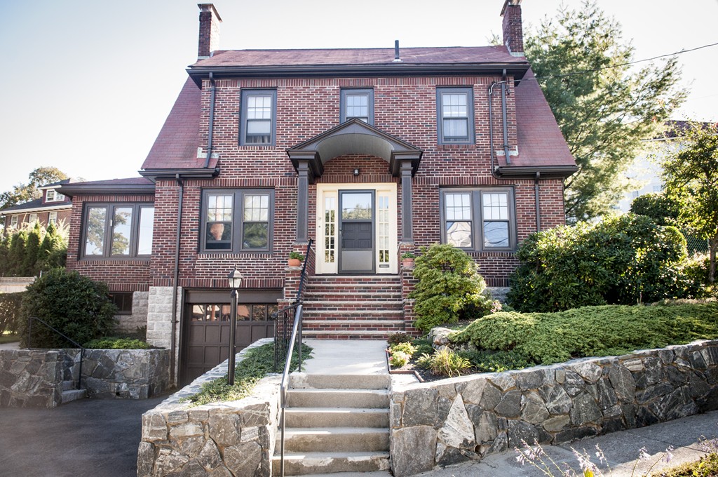 12 Endicott Road Arlington, MA 02476 - Photo 1 of 18 Gallery Image 1