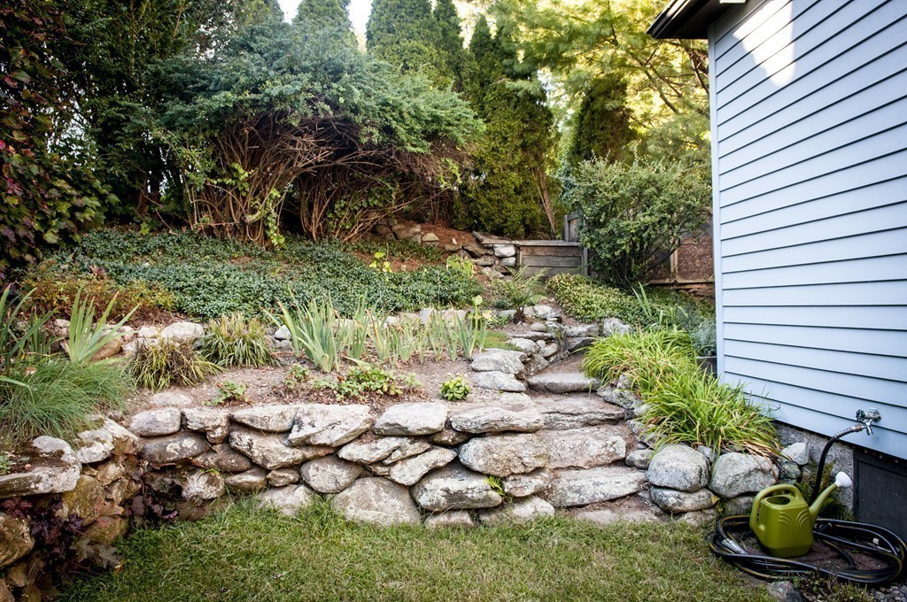12 Endicott Road Arlington, MA 02476 - Photo 17 of 18 Gallery Image 17