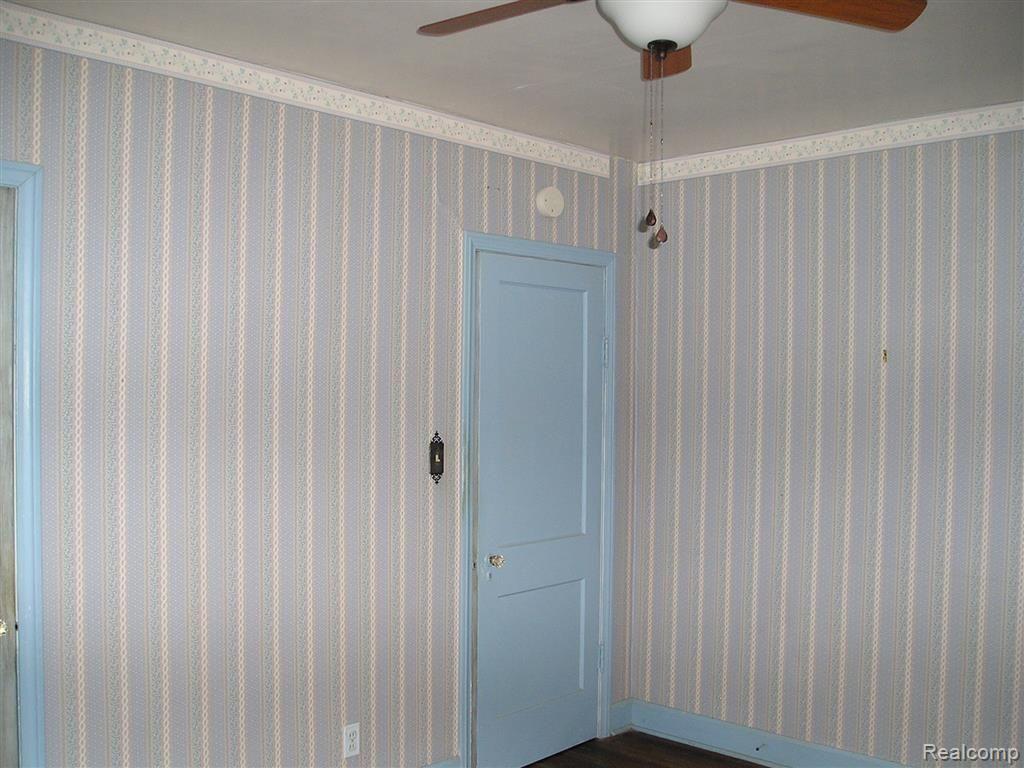 12084 Masters Road Memphis, MI 48041 - Photo 17 of 23 Entry level bedroom with ceiling fan