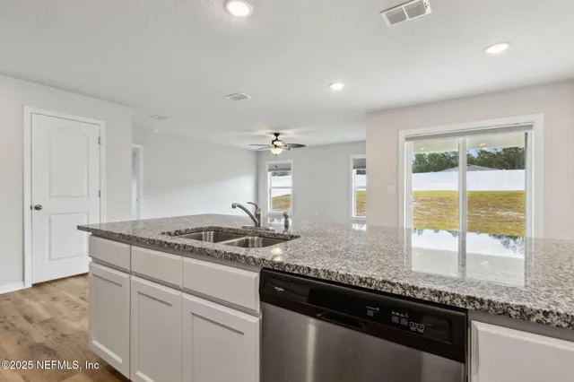 $254,800 | 195 River Rdg Place, Welaka, FL 32193