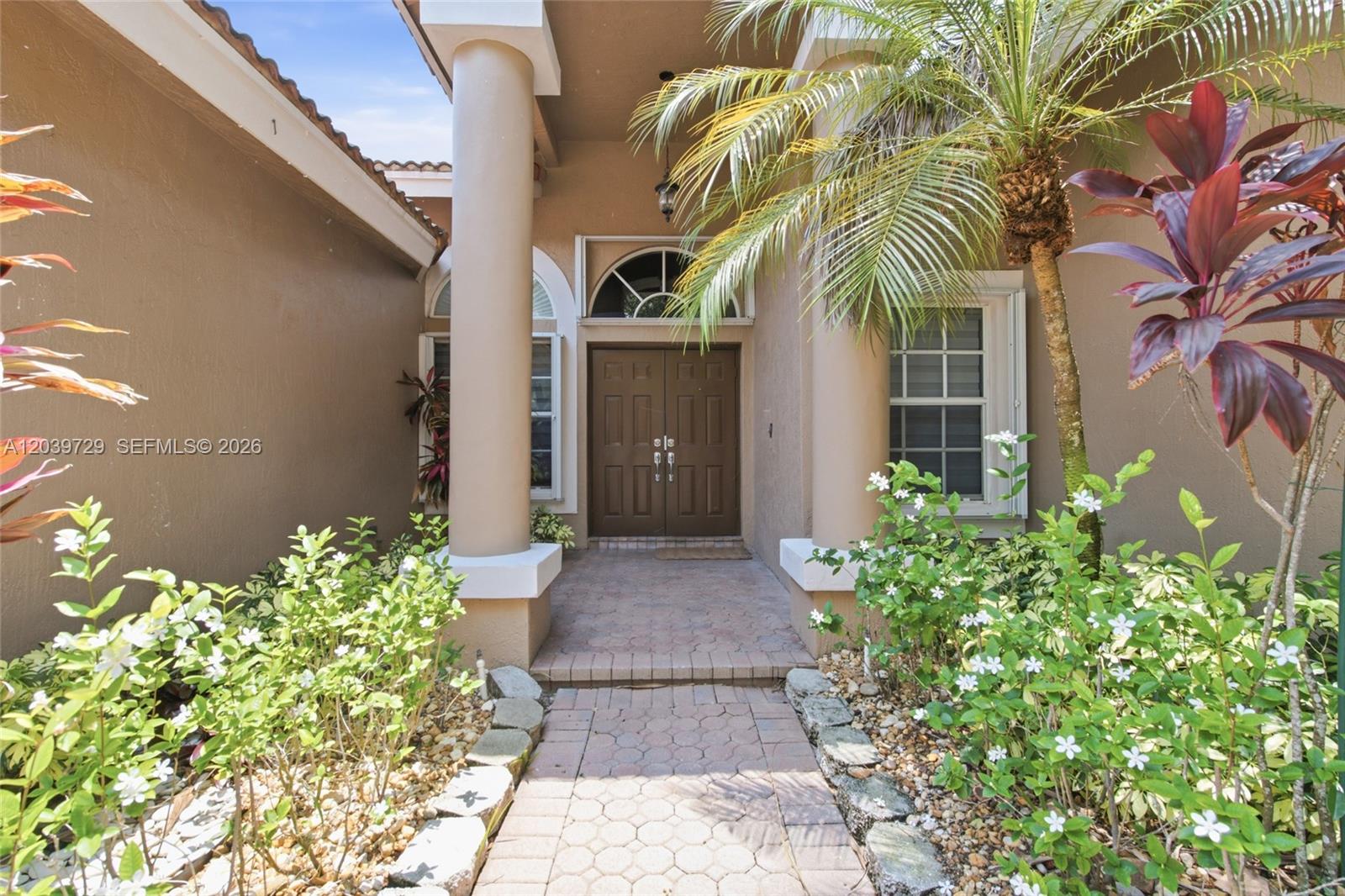 3725 Oak Ridge Lane Weston, FL 33331 - Photo 5 of 42