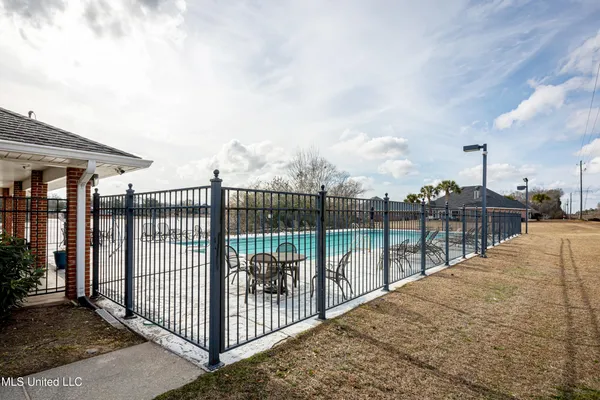 $422,114 | 14077 North White Swan Cove, Gulfport, MS 39503