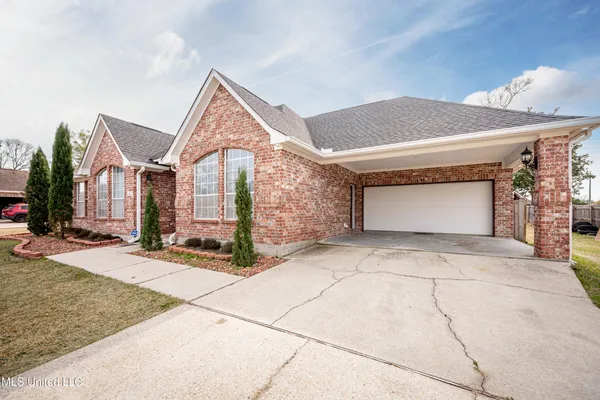 $422,114 | 14077 North White Swan Cove, Gulfport, MS 39503