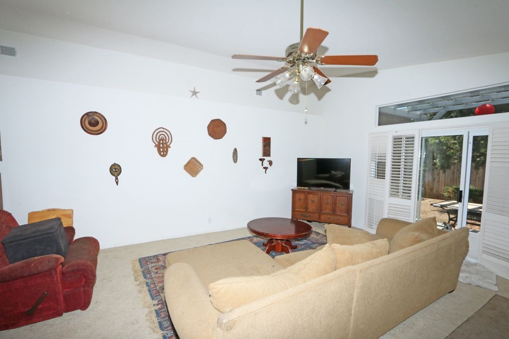 109 South Mercedes Road Fallbrook, CA 92028 - Photo 4 of 23