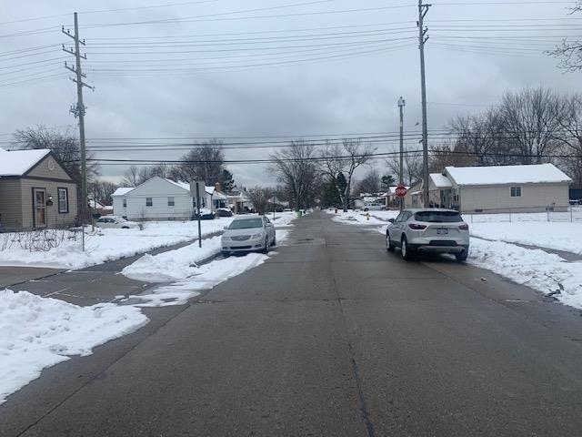 23719 Rausch Avenue Eastpointe, MI 48021 - Photo 8 of 36 50100638-7.JPG