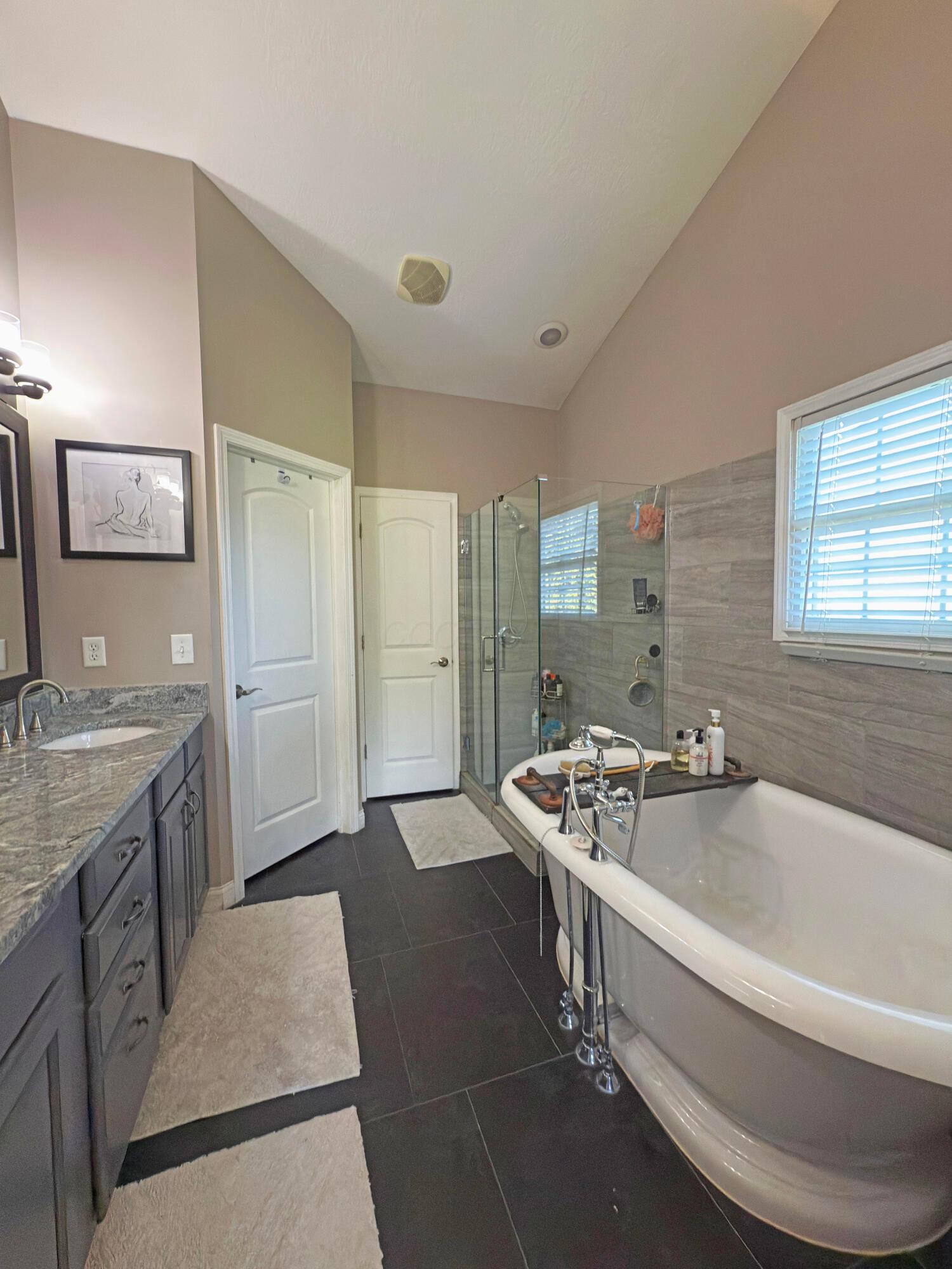 7566 Fairfield Lakes Drive Powell, OH 43065 - Photo 17 of 33 Owner's Bath 2