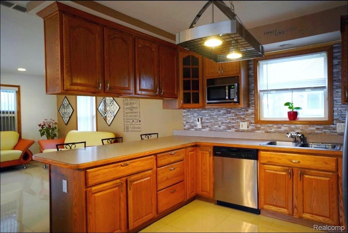 15318 Beech Daly Road Taylor, MI 48180 - Photo 13 of 70 IMG_9549.JPG