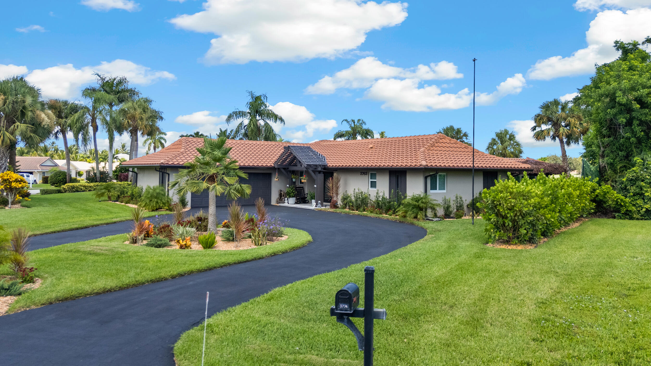 3763 Southeast Fairway East Stuart, FL 34997 - Photo 41 of 54 DJI_20250601185320_0015_D (1)