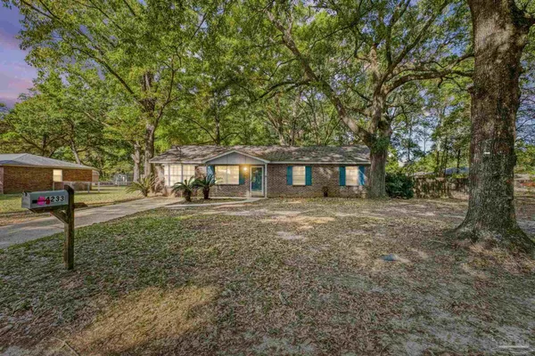 $180,000 | 4233 West Avenida De Golf, Pace, FL 32571