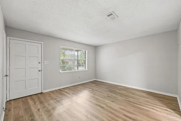 $180,000 | 4233 West Avenida De Golf, Pace, FL 32571