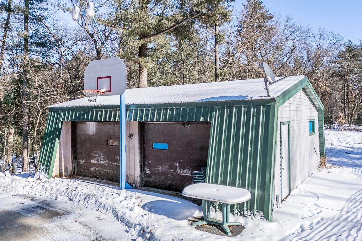 N2146 Robe Road New London, WI 54961 - Photo 2 of 20