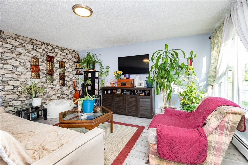 945 Riverside Drive, Unit 8A Methuen, MA 01844 - Photo 5 of 22