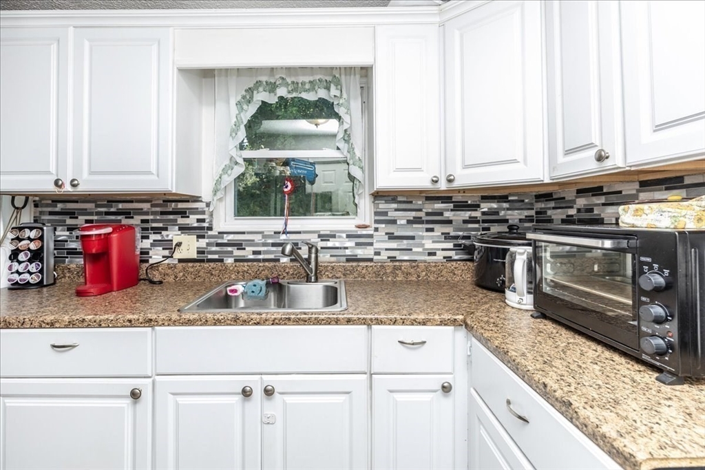 945 Riverside Drive, Unit 8A Methuen, MA 01844 - Photo 9 of 22