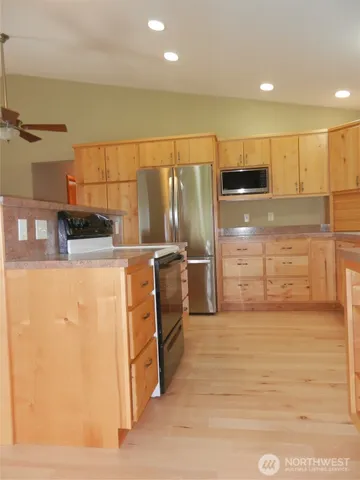 $699,000 | 293935 Highway 101, Quilcene, WA 98376