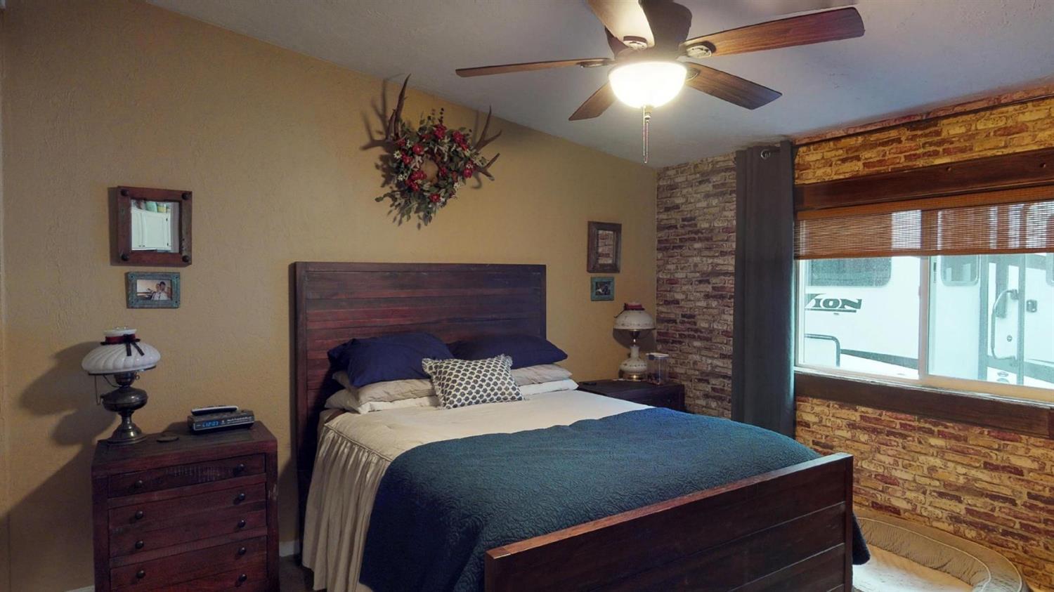 4114 Upper River Road Grants Pass, OR 97526 - Photo 13 of 24 Master Bedroom