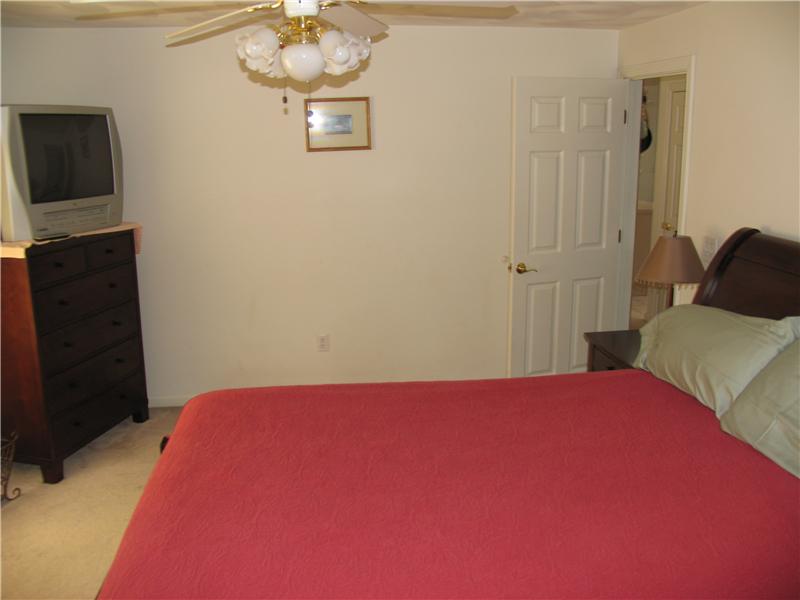 909 Middlebridge Road South Kingstown, RI 02879 - Photo 6 of 10 Bedroom.