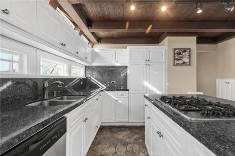 $3,299,000 | 505 29th Street, Newport Beach, CA 92663