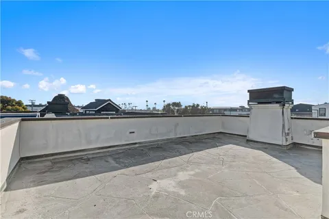 $3,299,000 | 505 29th Street, Newport Beach, CA 92663