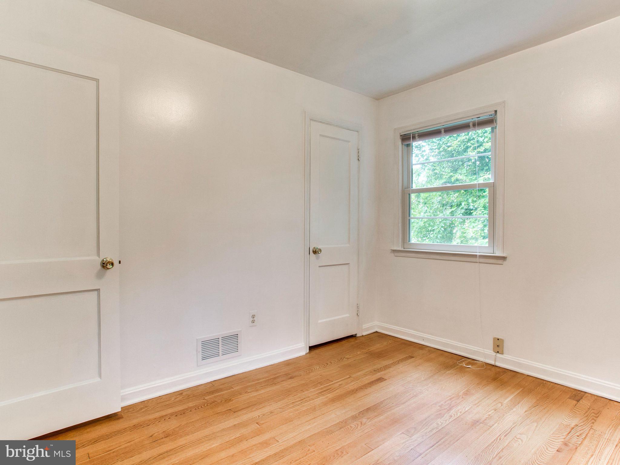 4102 Addison Road Fairfax, VA 22030 - Photo 20 of 30 Bedroom