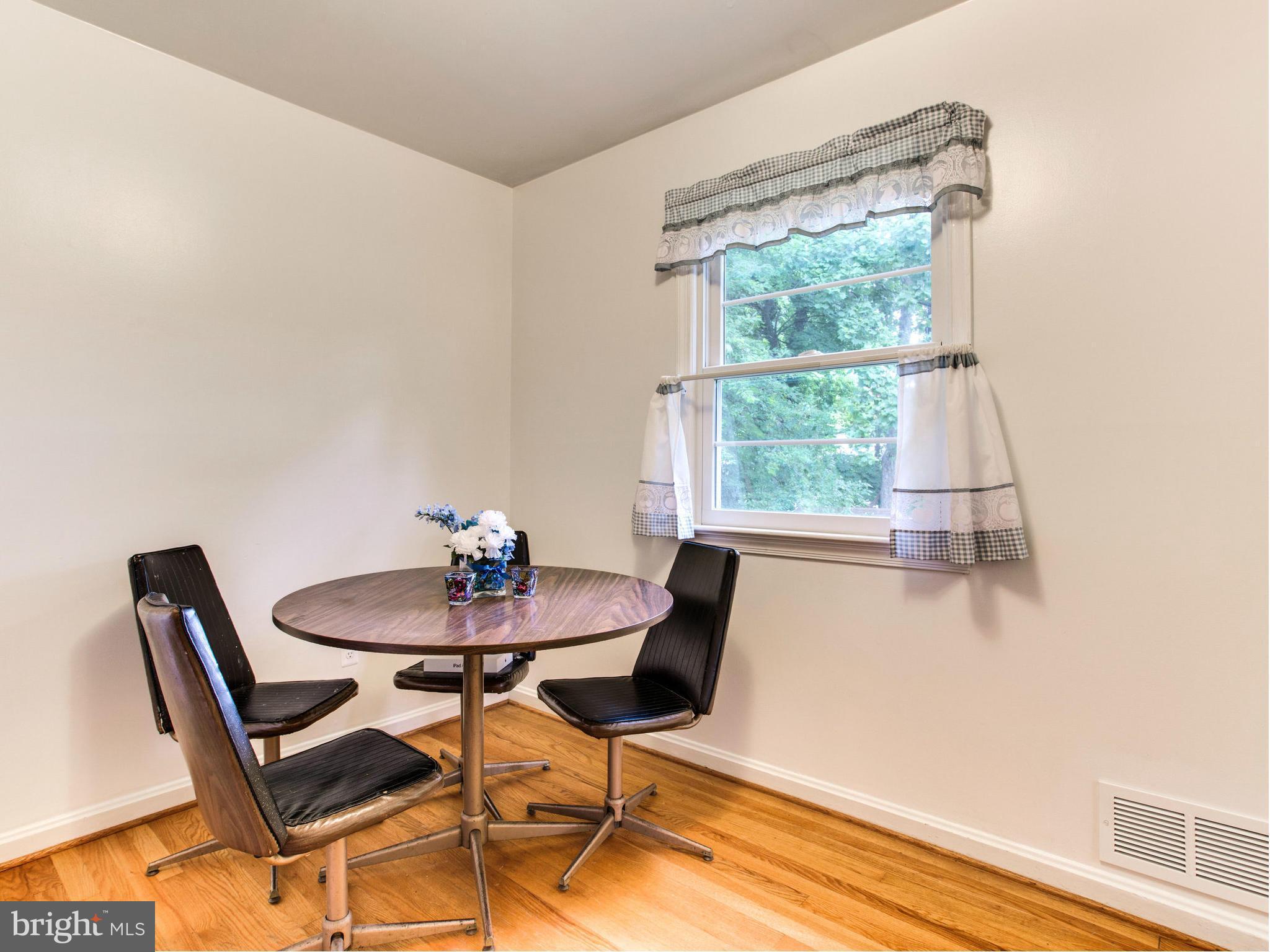4102 Addison Road Fairfax, VA 22030 - Photo 8 of 30 Dining Room
