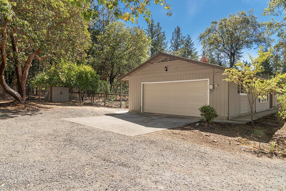 761 Upper Applegate Road Jacksonville, OR 97530 - Photo 25 of 39 25