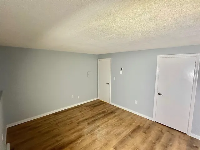 $2,200 | 4 Hazelwood Avenue, Unit 6, Dracut, MA 01826