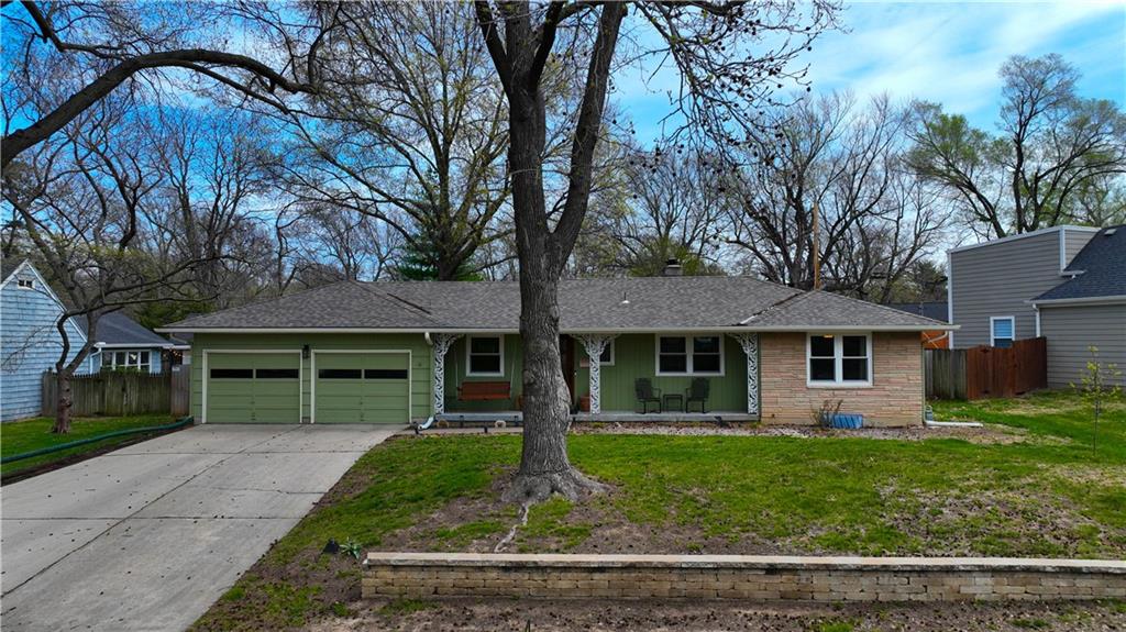 8221 Lamar Avenue Prairie Village, KS 66208 - Photo 1 of 37