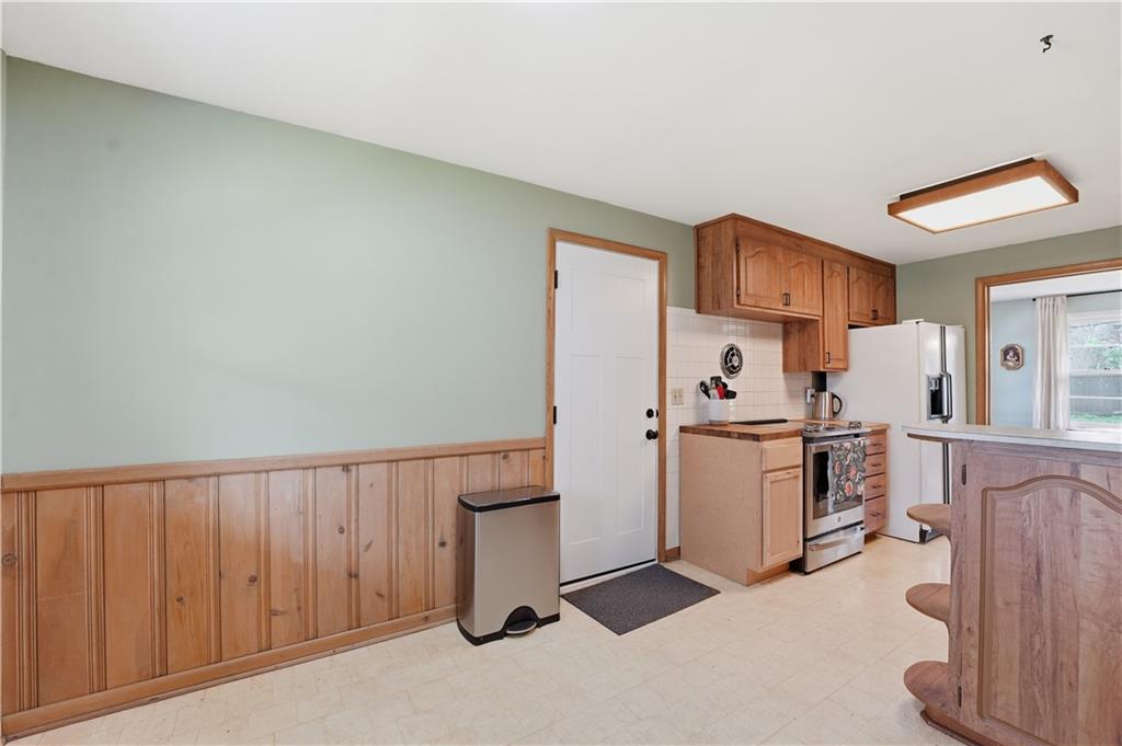 8221 Lamar Avenue Prairie Village, KS 66208 - Photo 12 of 37