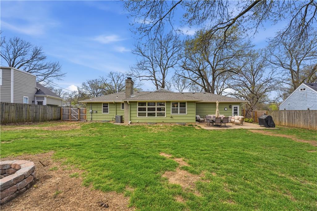 8221 Lamar Avenue Prairie Village, KS 66208 - Photo 24 of 37