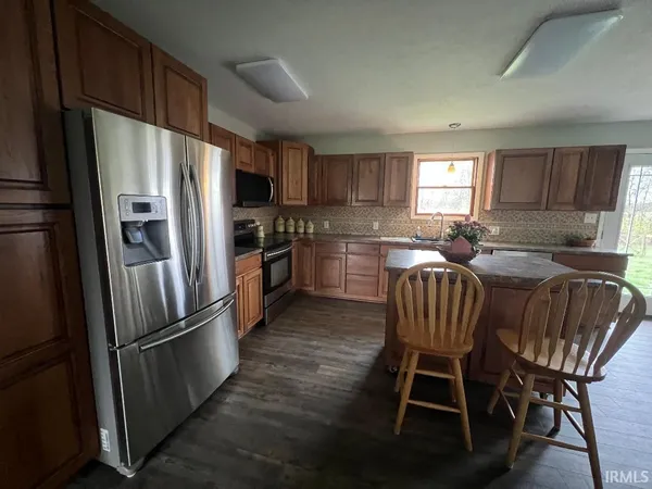 $515,000 | 4740 East 600 South, Gas City, IN 46933